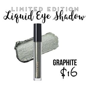 💕Graphite Grey shimmer Eye Shadow.